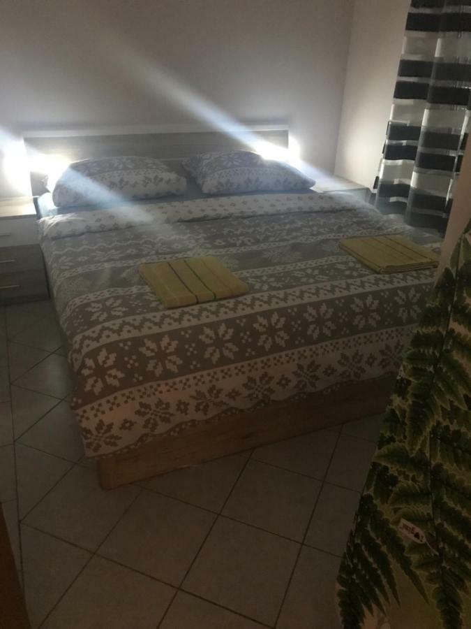 Appartamento Petra 2 Vir Esterno foto