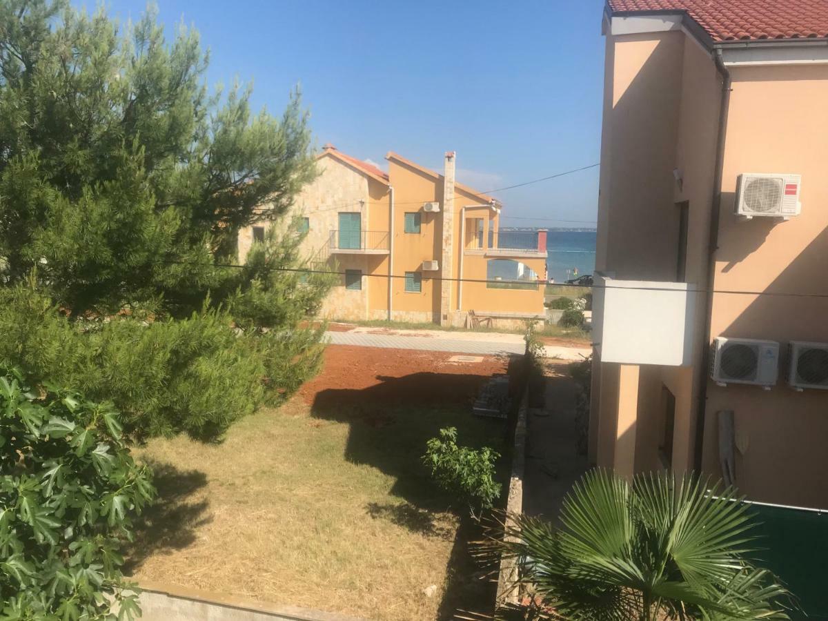 Appartamento Petra 2 Vir Esterno foto