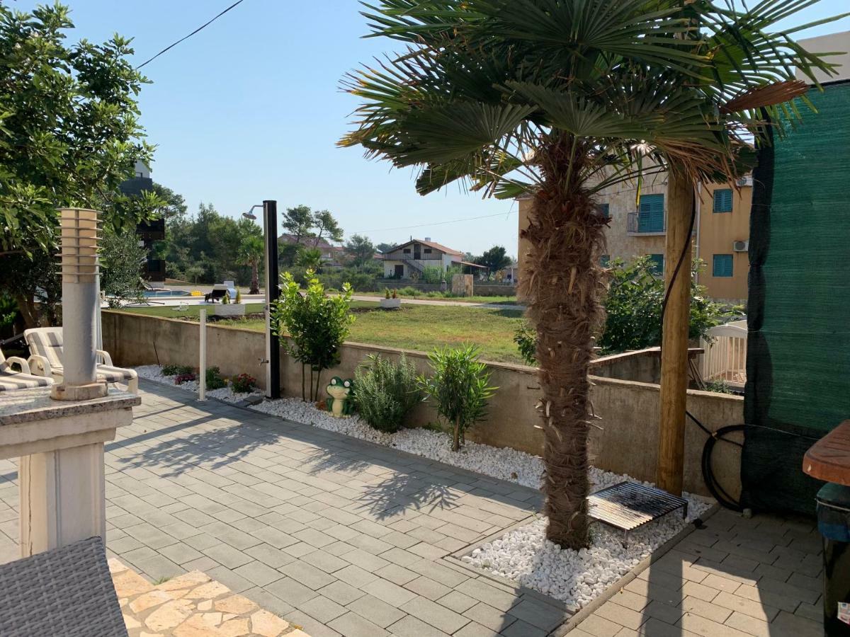 Appartamento Petra 2 Vir Esterno foto