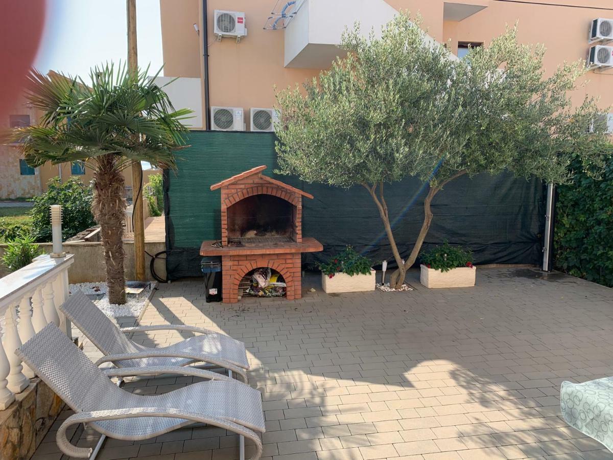 Appartamento Petra 2 Vir Esterno foto